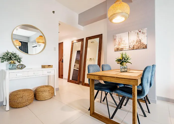 Aparthotel Center Suite- Scenic View With Balcony Cebu