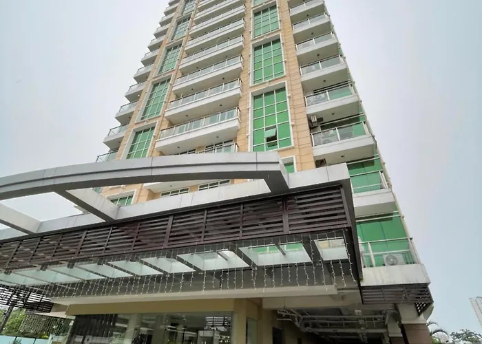 Center Suite- Scenic View With Balcony Cebu